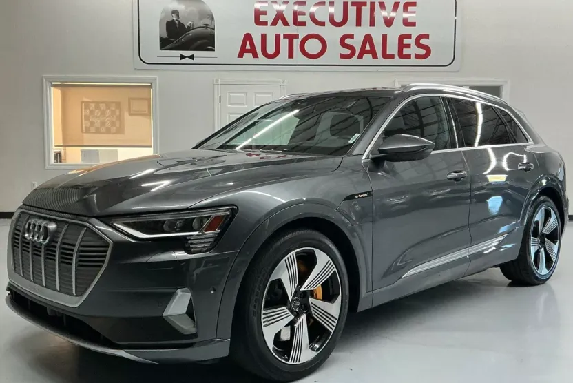 2019 Audi e-tron Premium Plus photo 1