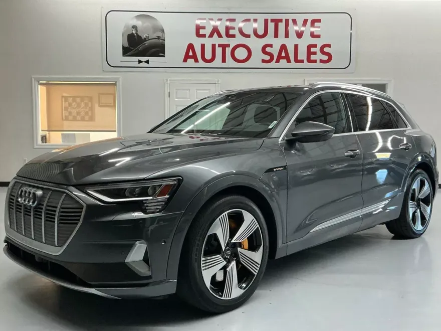 2019 Audi e-tron Premium Plus photo 1