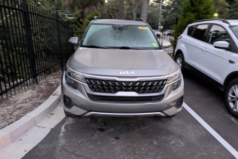 2022 Kia Seltos Nightfall Edition photo 1