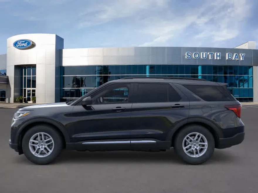 2025 Ford Explorer photo 1