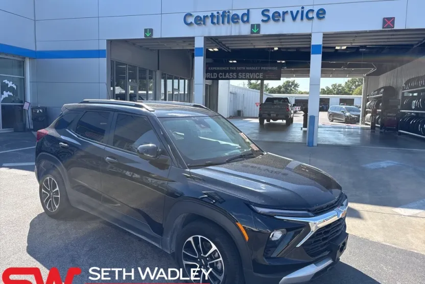 2025 Chevrolet Trailblazer LT photo 1