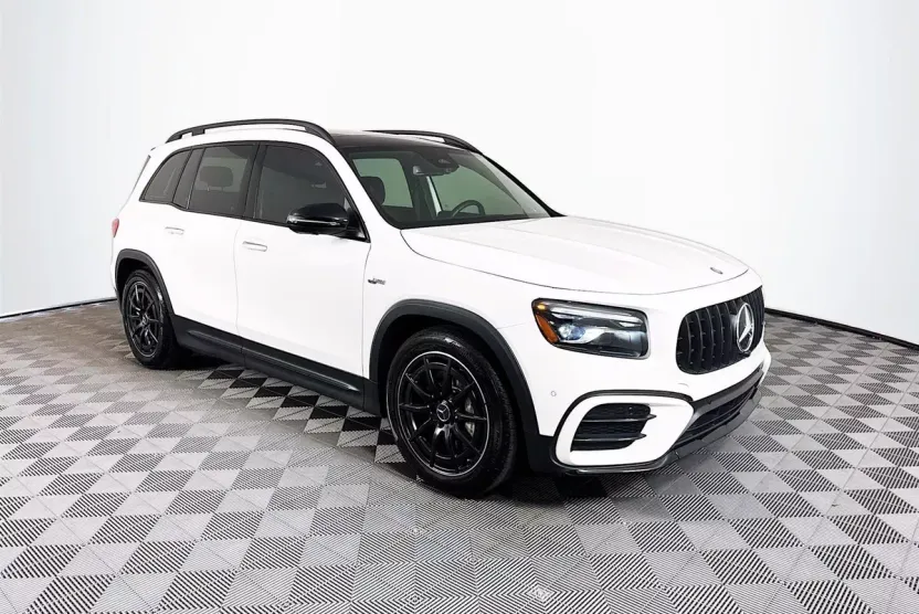 2025 Mercedes Benz GLB 35 AMG 4MATIC photo 1