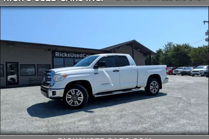 2016 Toyota Tundra SR5 Double Cab photo 1