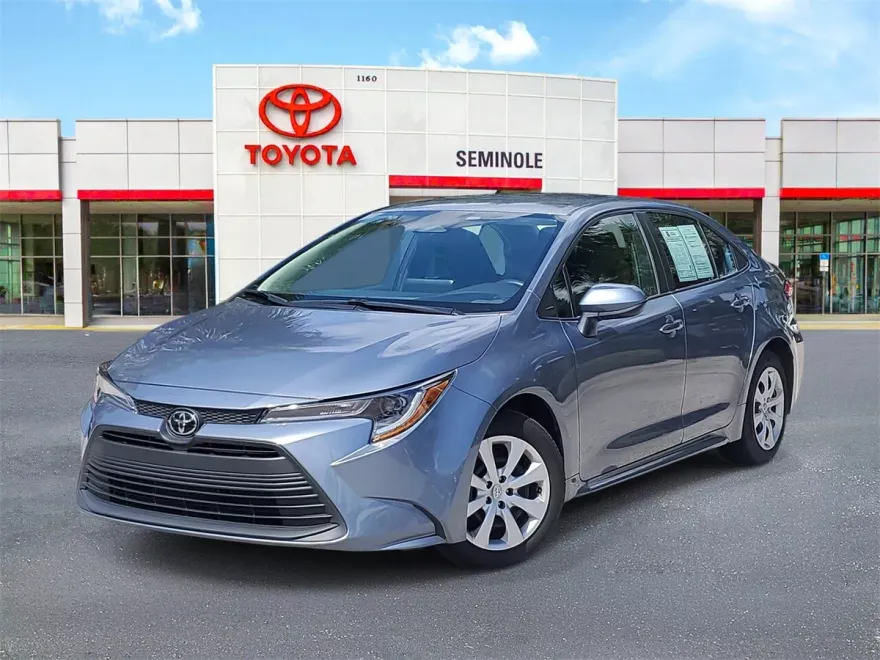 2024 Toyota Corolla LE photo 1