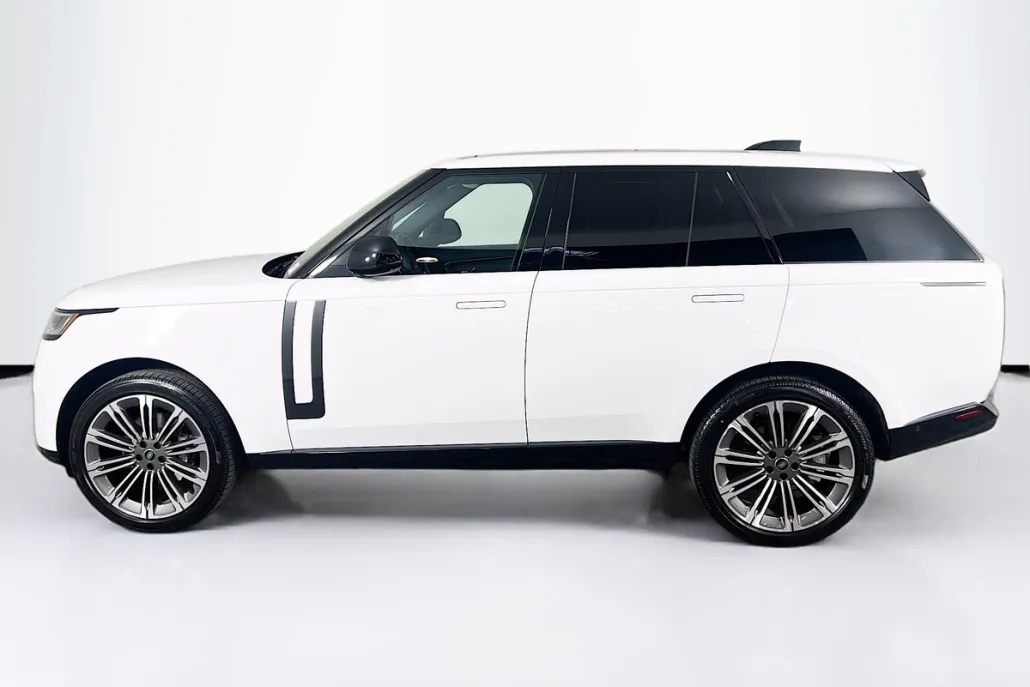 2025 Land Rover Range Rover SE photo 1
