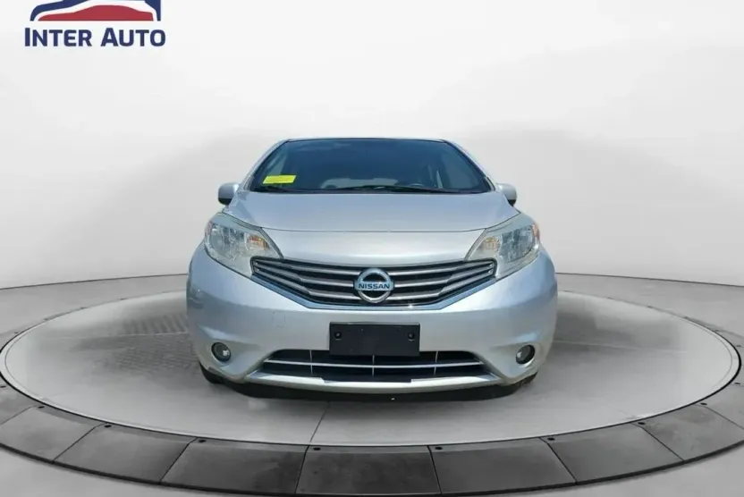 2014 Nissan Versa Note SV photo 1