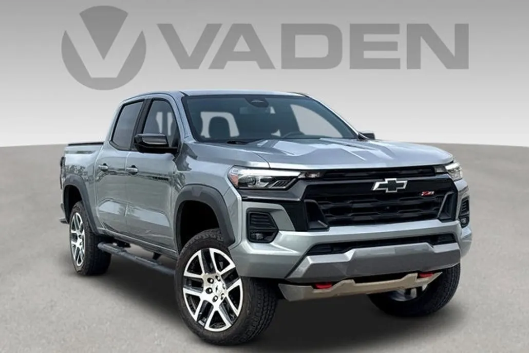 2023 Chevrolet Colorado Z71 photo 1