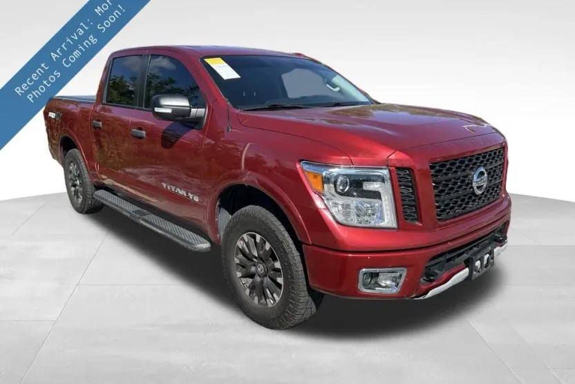 2019 Nissan Titan PRO-4X Crew Cab photo 1