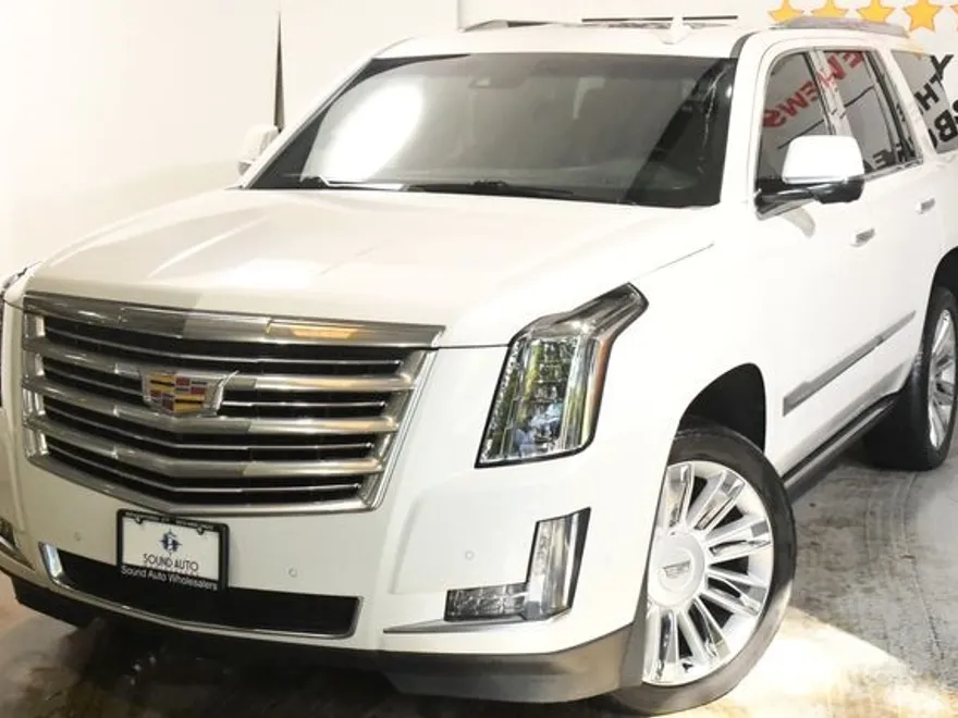 2018 Cadillac Escalade Platinum photo 1
