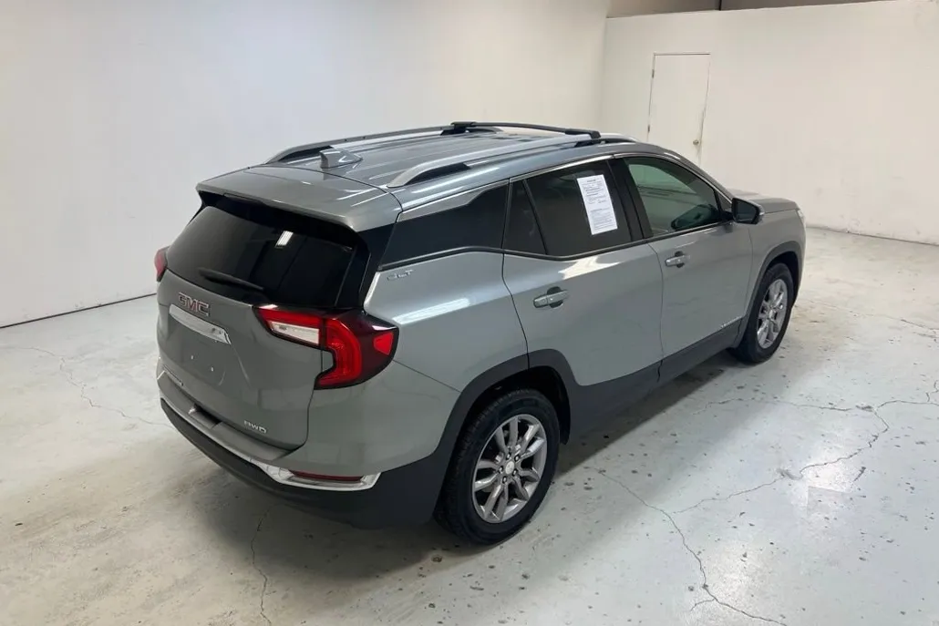 2023 Gmc Terrain SLT photo 1