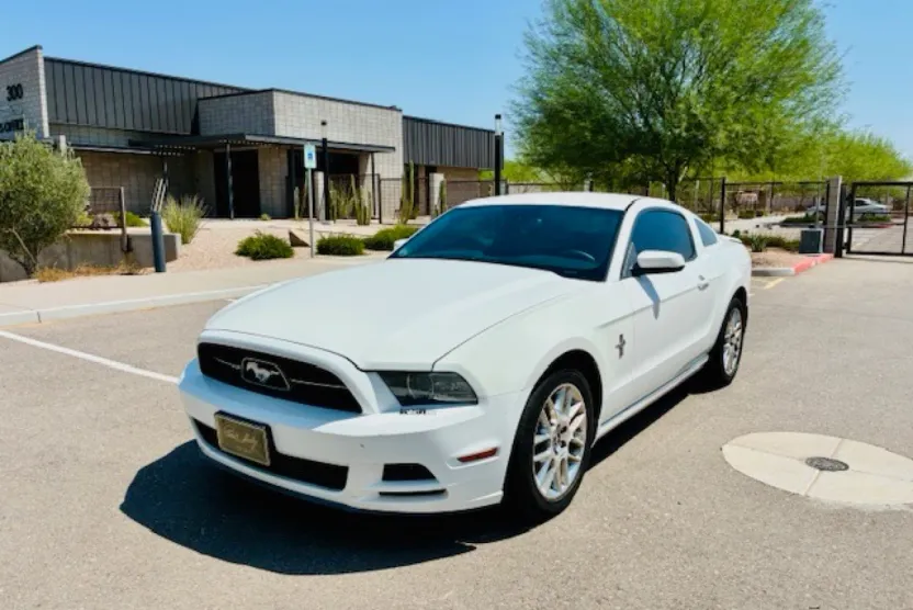 2013 Ford Mustang Base photo 1