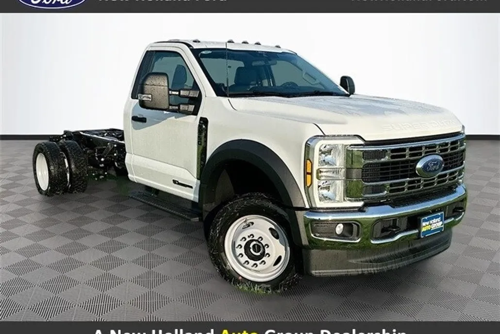 2025 Ford F-550 XL photo 1