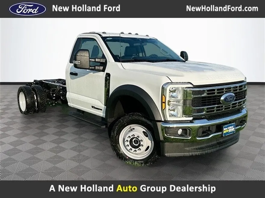 2025 Ford F-550 XL photo 1