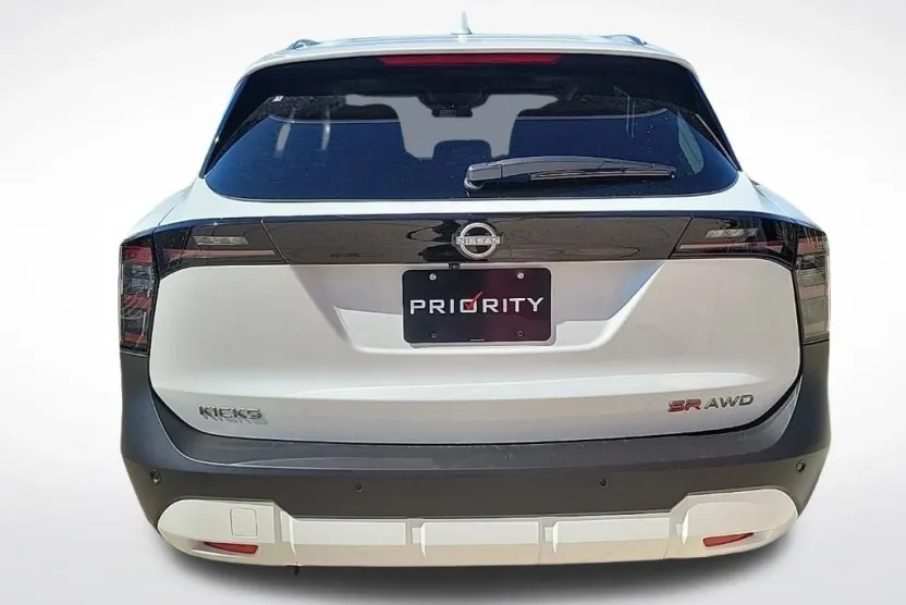 2025 Nissan Kicks SR photo 1