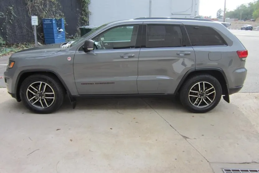 2020 Jeep Grand Cherokee Trailhawk photo 1