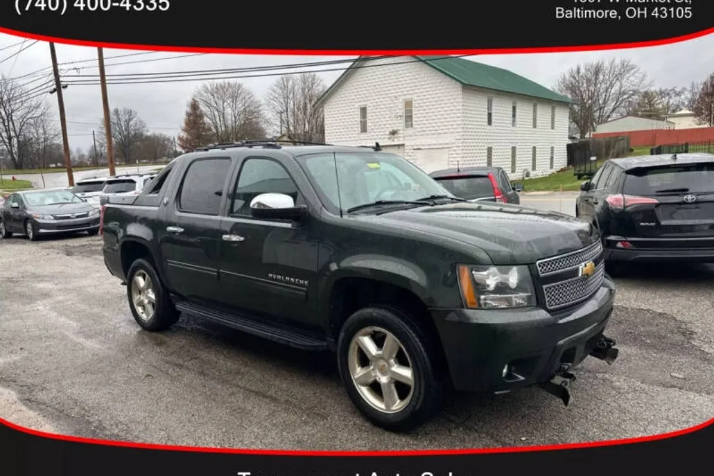 2013 Chevrolet Avalanche LT photo 1