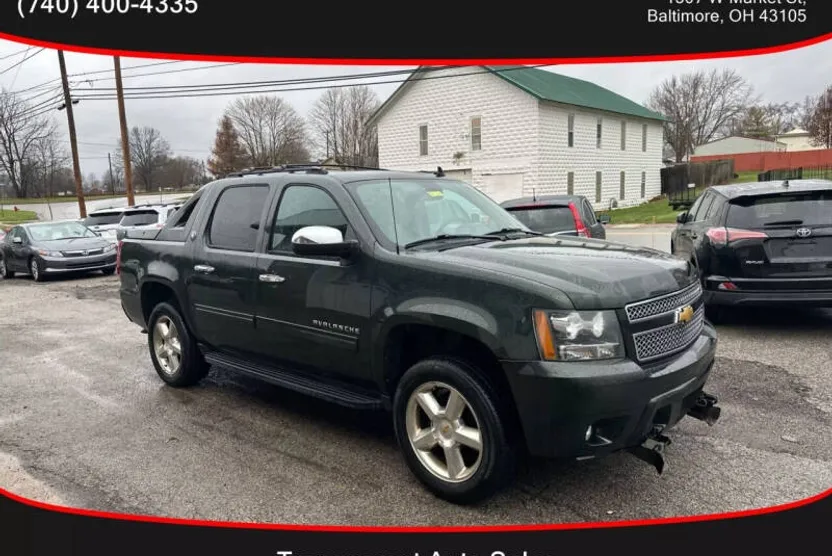 2013 Chevrolet Avalanche LT photo 1