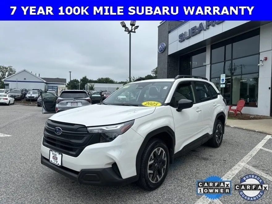 2025 Subaru Forester Base photo 1