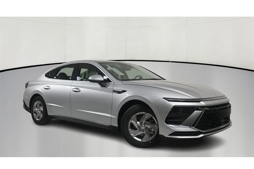 2025 Hyundai Sonata SE photo 1