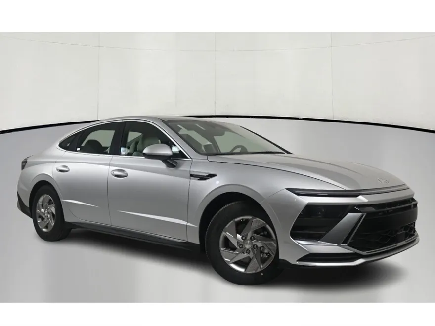 2025 Hyundai Sonata SE photo 1