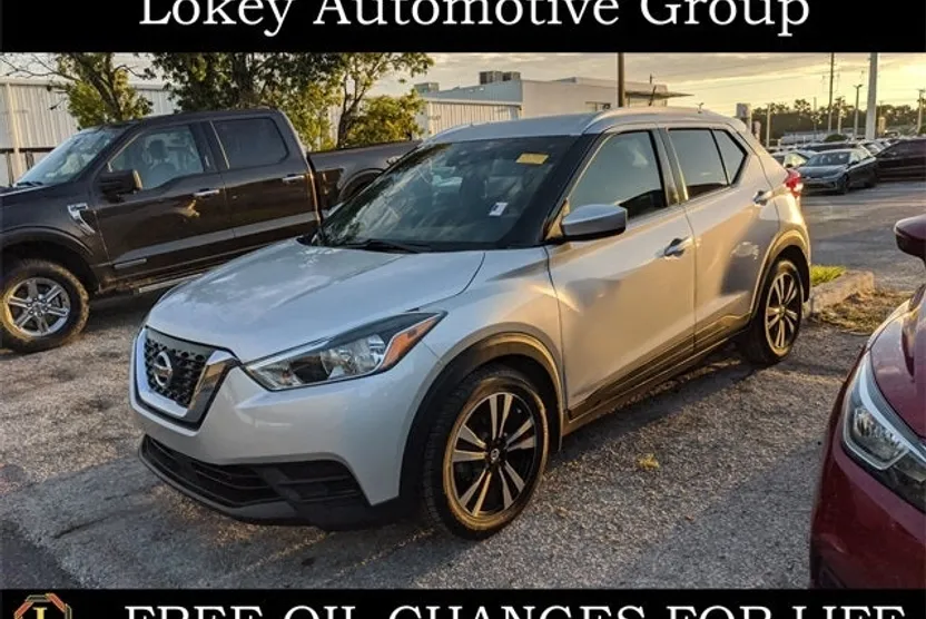 2020 Nissan Kicks SV photo 1