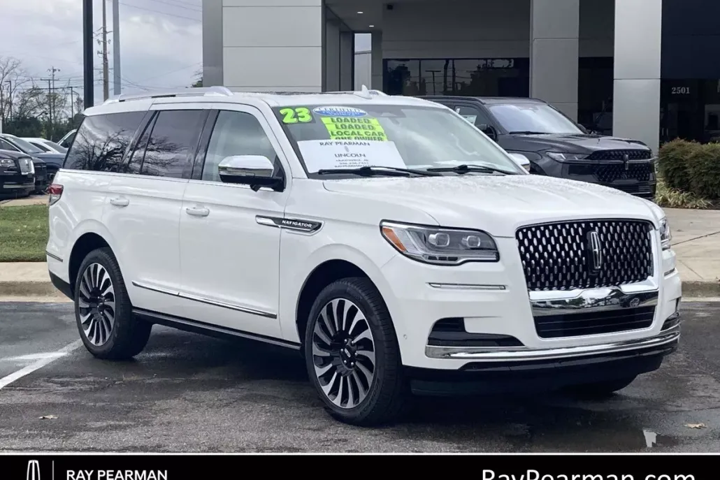 2023 Lincoln Navigator Black Label photo 1