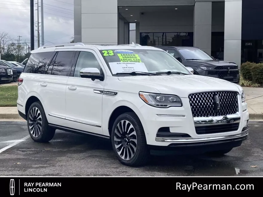 2023 Lincoln Navigator Black Label photo 1