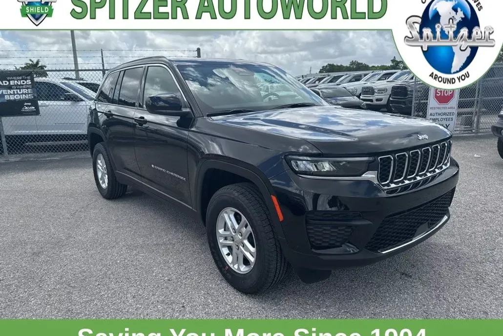 2025 Jeep Grand Cherokee Laredo photo 1