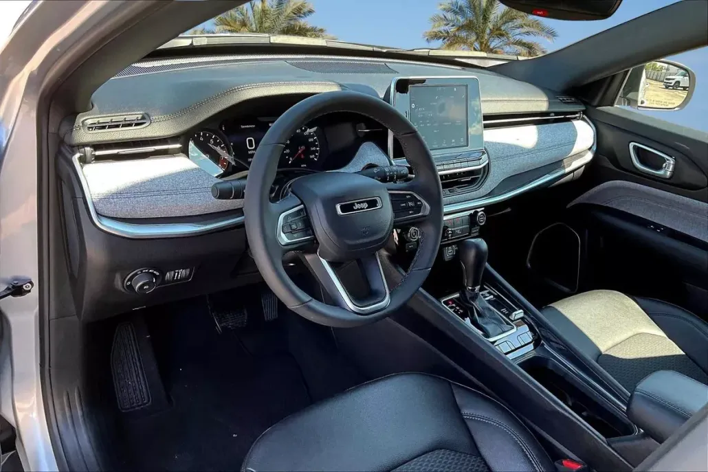 2025 Jeep Compass Latitude photo 1