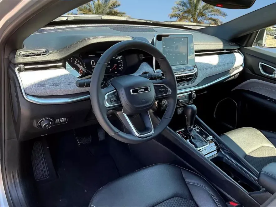 2025 Jeep Compass Latitude photo 1