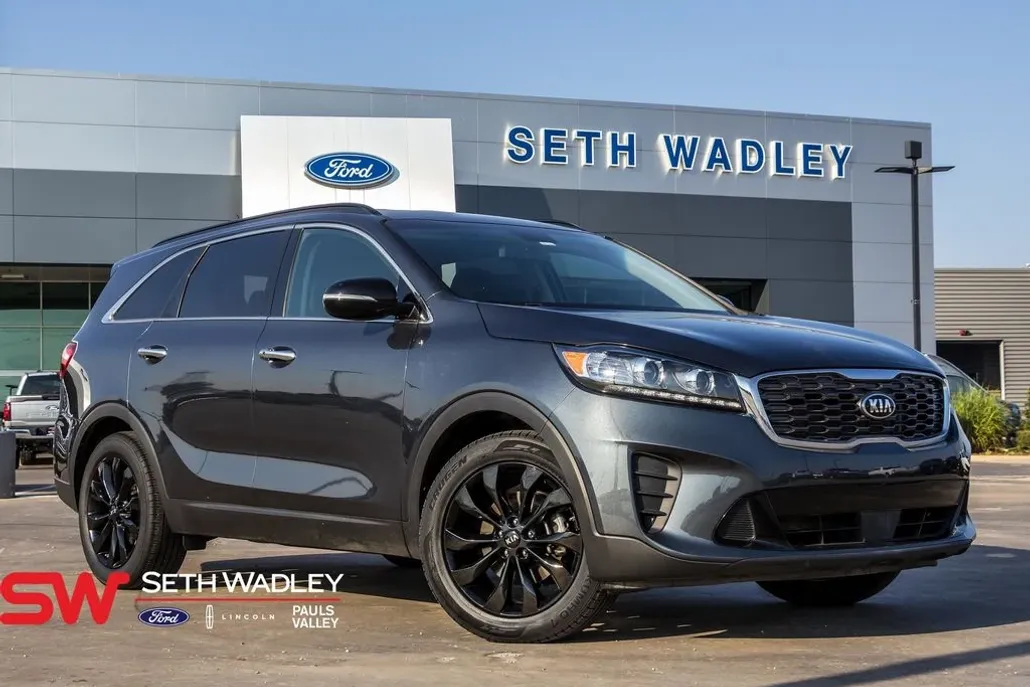 2020 Kia Sorento S photo 1