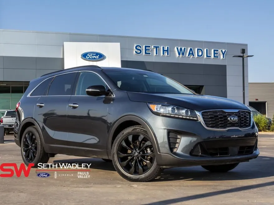 2020 Kia Sorento S photo 1