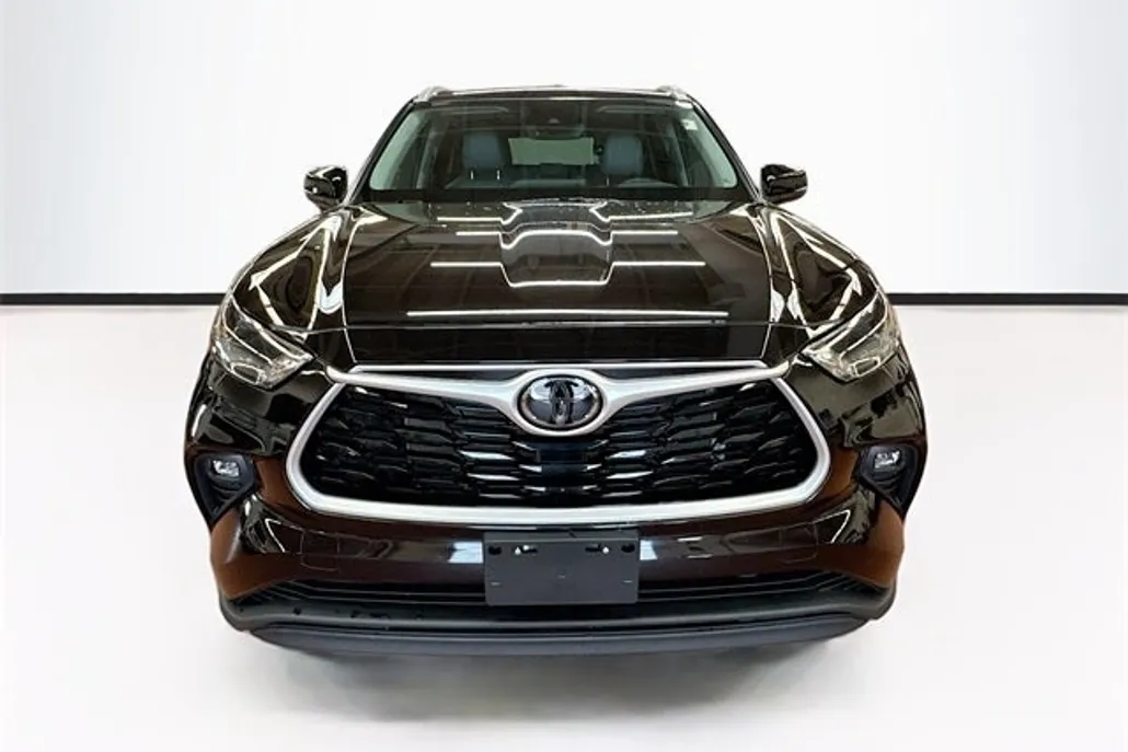 2022 Toyota Highlander XLE photo 1
