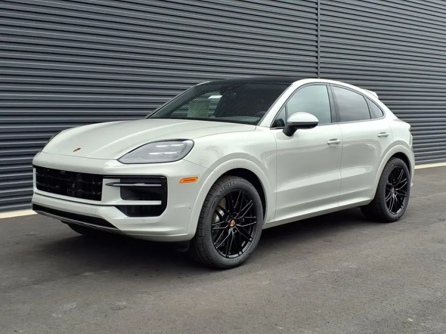 2025 Porsche Cayenne S photo 1