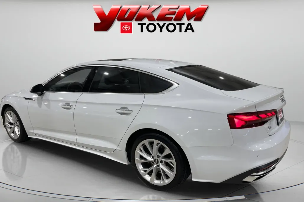 2022 Audi A5 Quattro Premium photo 1