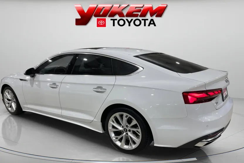 2022 Audi A5 Quattro Premium photo 1