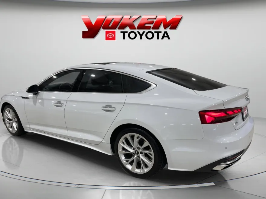 2022 Audi A5 Quattro Premium photo 1
