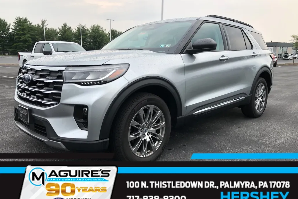 2025 Ford Explorer photo 1