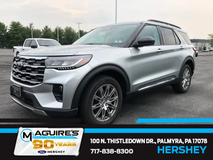 2025 Ford Explorer photo 1