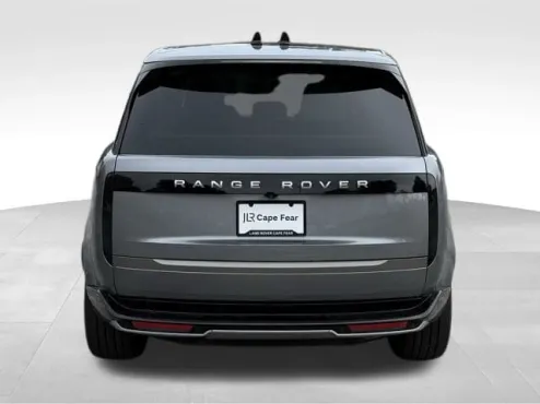 2025 Land Rover Range Rover SE photo 4