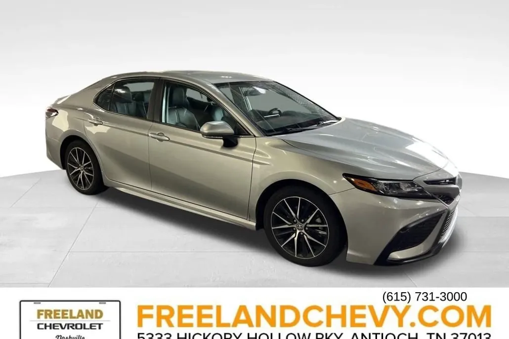 2023 Toyota Camry SE photo 1