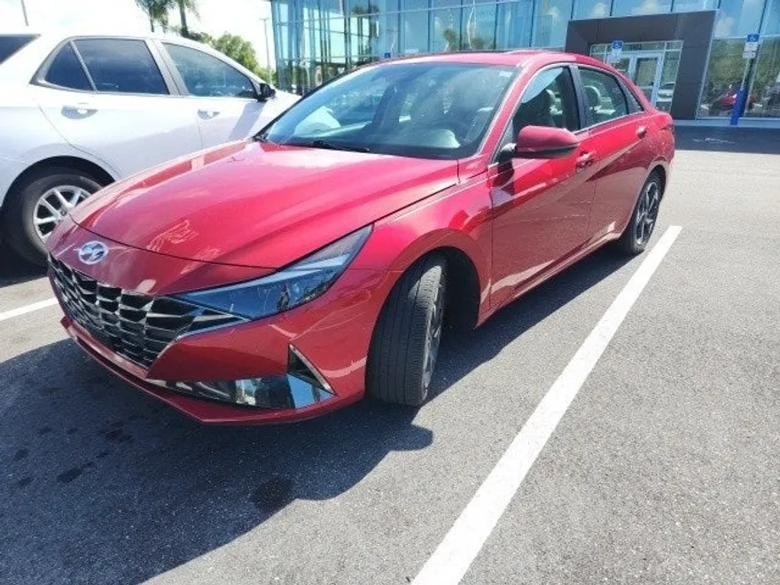 2023 Hyundai Elantra Limited photo 1