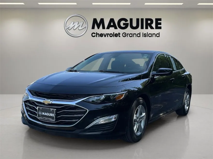 2024 Chevrolet Malibu LS photo 1