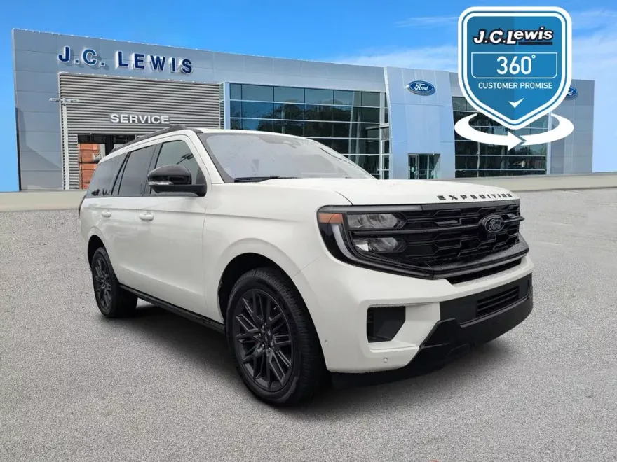 2025 Ford Expedition Platinum photo 1