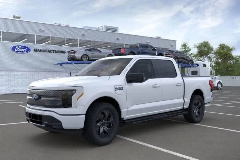 2025 Ford F-150 Lightning photo 1