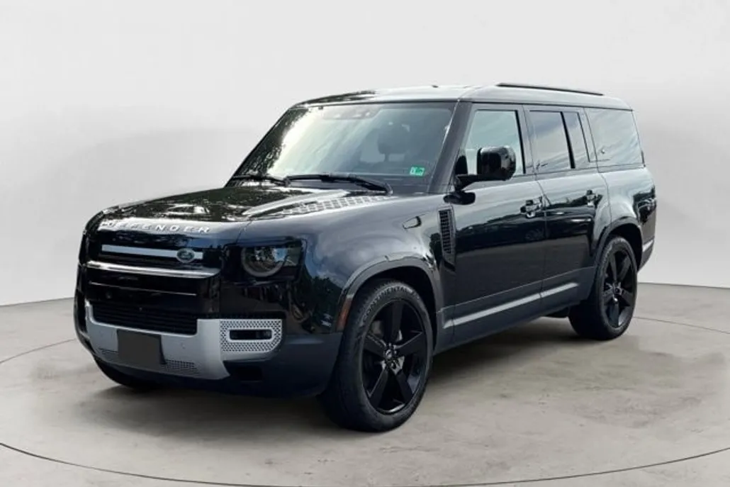 2024 Land Rover Defender 110 S photo 1