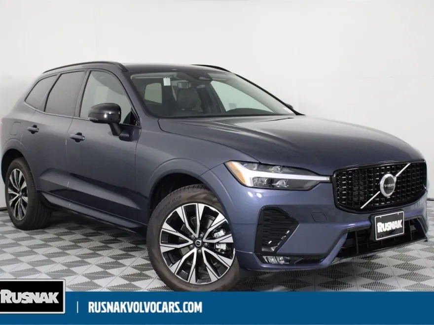 2025 Volvo XC60 B5 Core photo 1