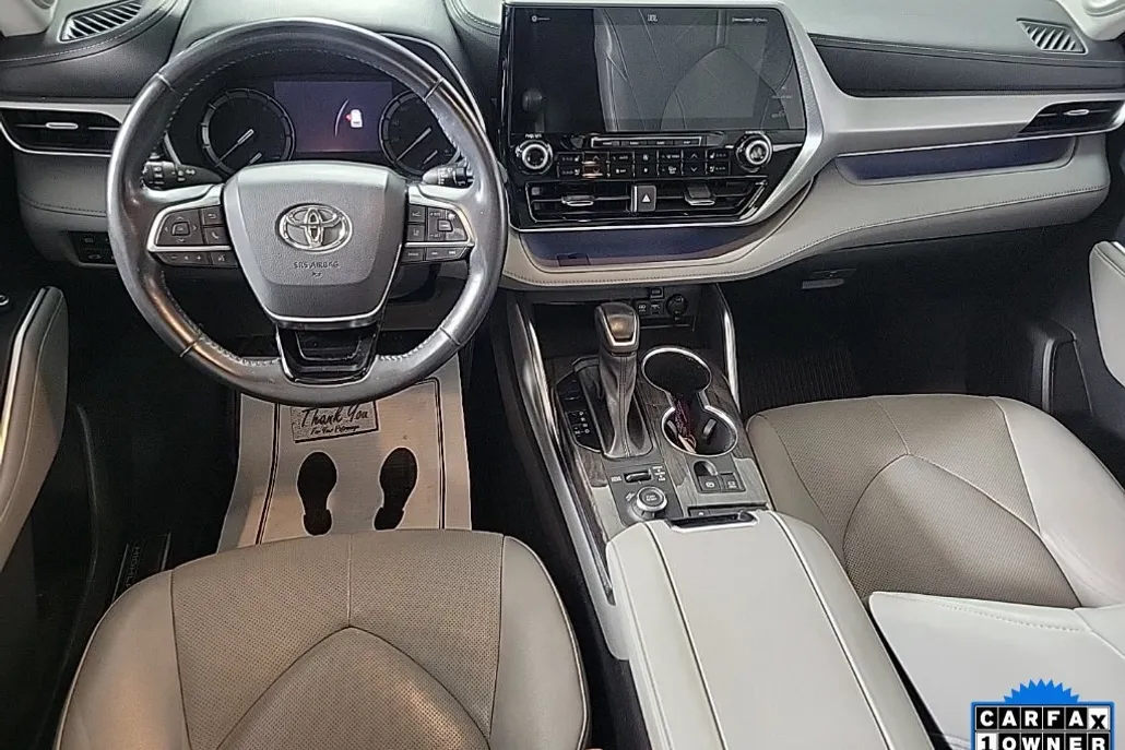 2021 Toyota Highlander Platinum photo 1