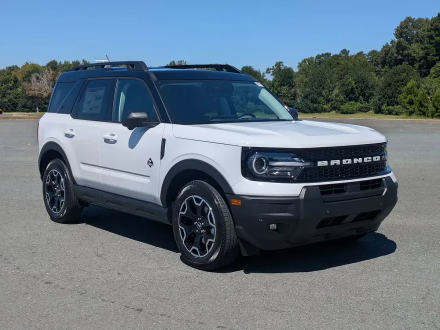 2025 Ford Bronco Sport Outer Banks photo 1