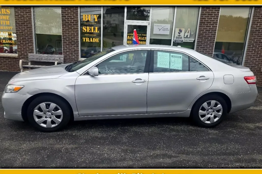 2011 Toyota Camry Base photo 1